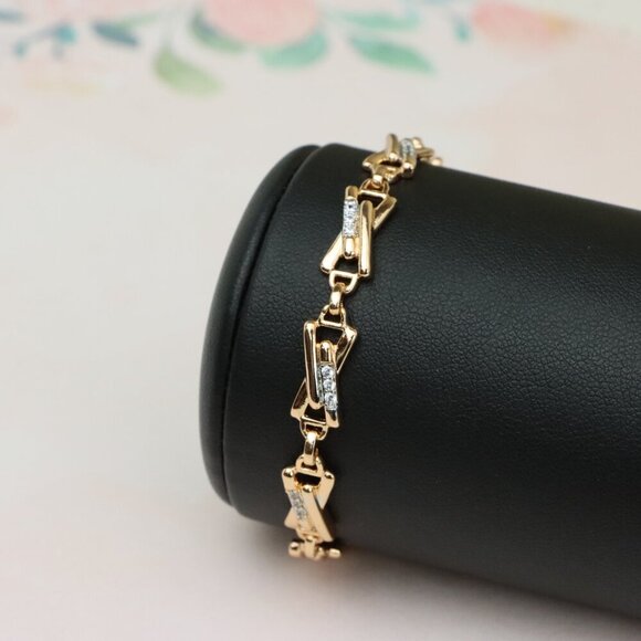 Elegant Rose Gold Plated Bracelet with Crystals and Adjustable Fit, XPBL0692 - Picture 5 of 11